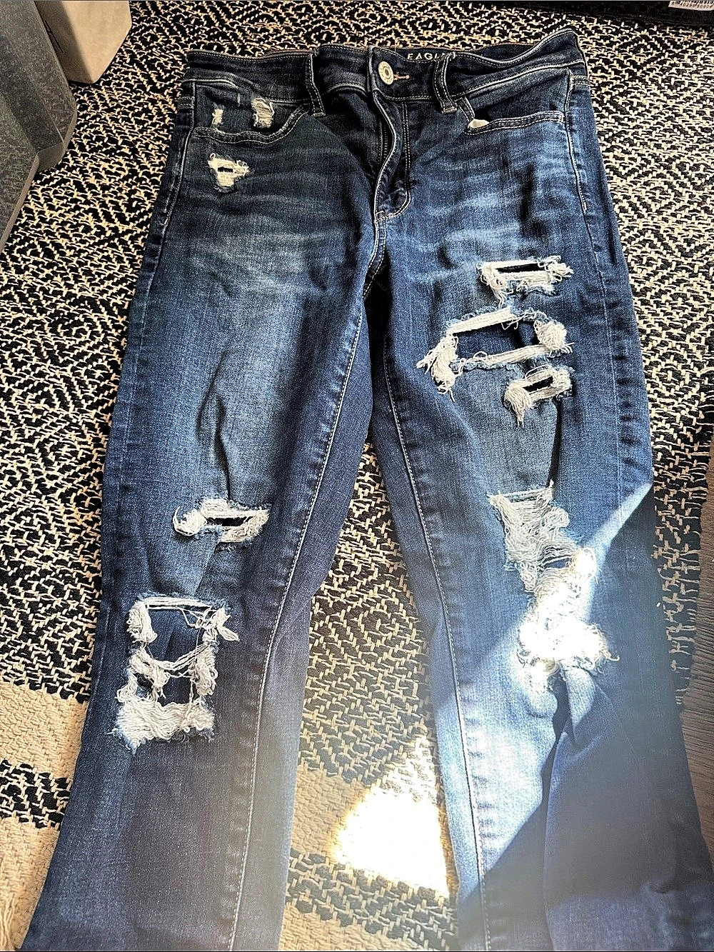American Eagle Hi-Rise Jegging Crop Distressed Blue Jeans